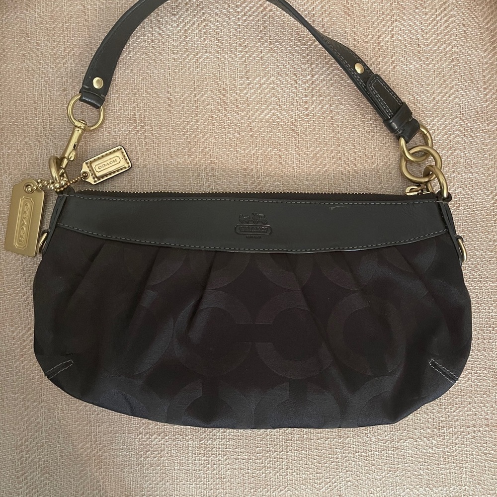 Small Coach Shoulder Bag - Picture 4 of 10
